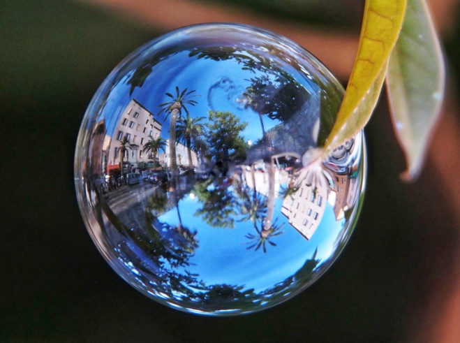 Exposition : « Le monde à travers l’objectif d’une bulle» Du poète-photographe Khaled YOUSSEF