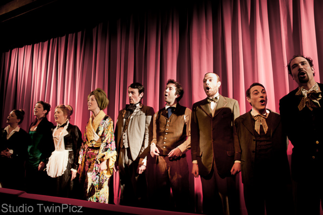 Théâtre / Hommes au bord de la crise de nerf Théâtre / Hommes au bord de la crise de nerf